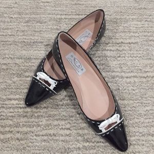 Oscar De La Renta Black patent flats sz 5.5